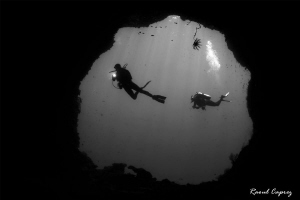 Another hole in the wall by Raoul Caprez 